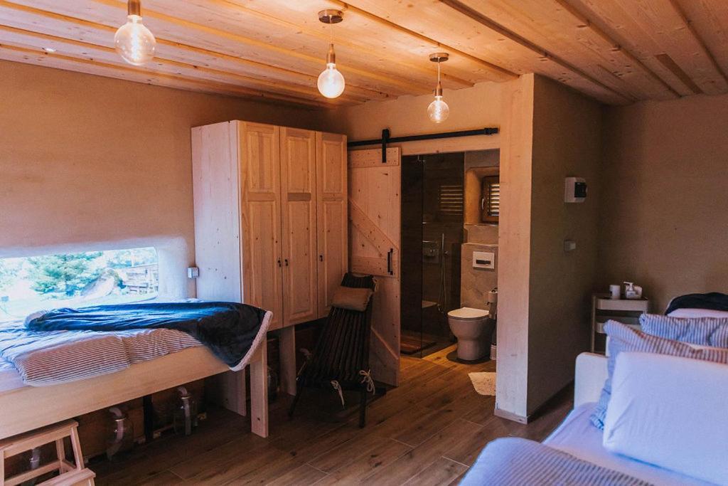 Апартаменти Sleeping With Bees - Tourist Farm Muha Гросуплє Екстер'єр фото