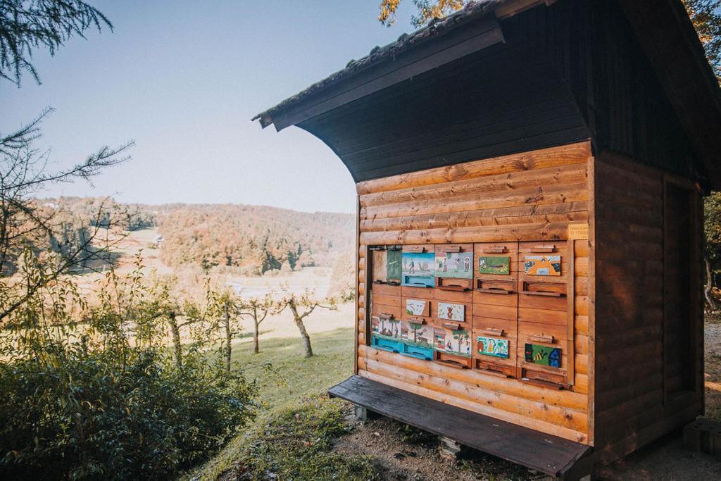 Апартаменти Sleeping With Bees - Tourist Farm Muha Гросуплє Екстер'єр фото
